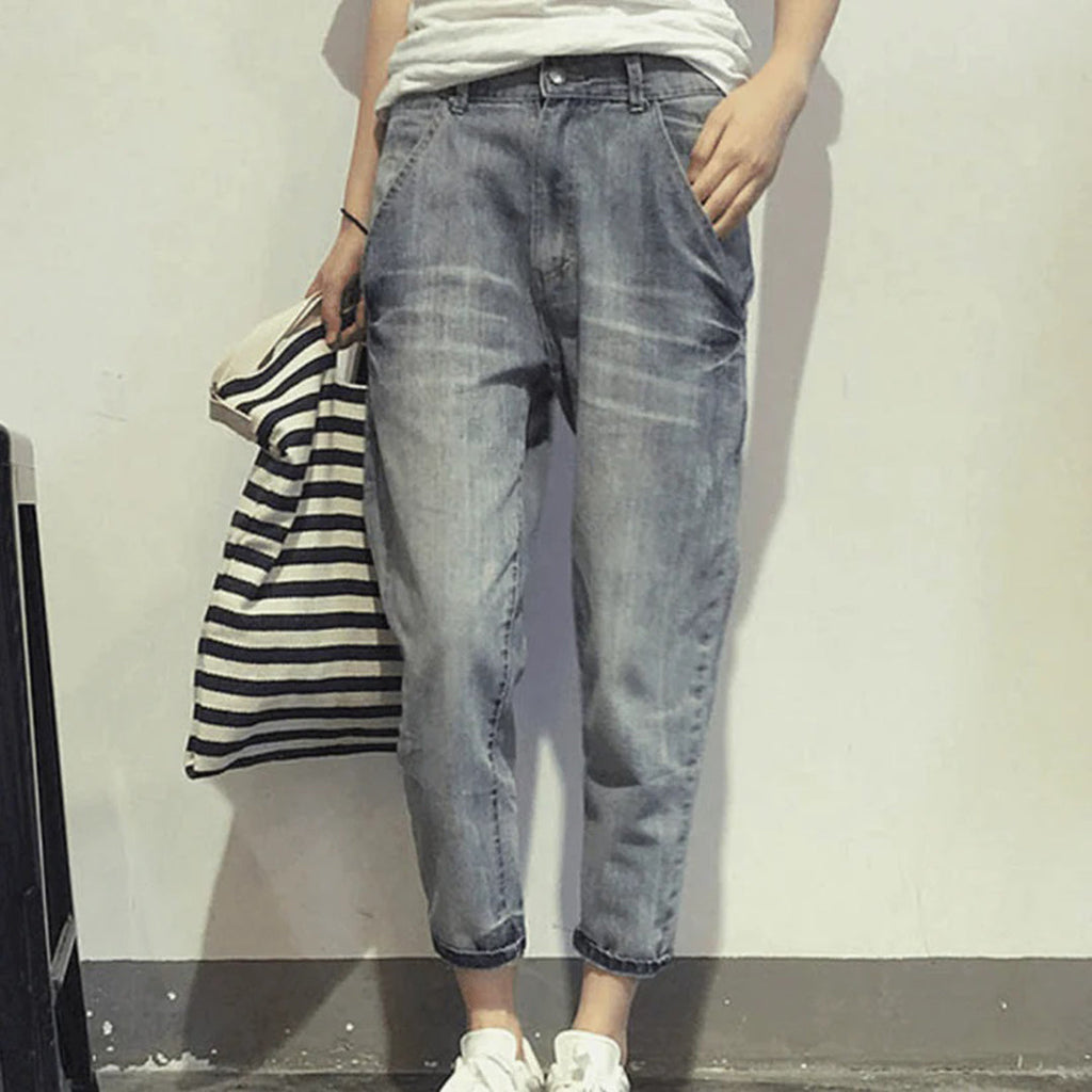  Graue Damenjeans mit lockerem Schnitt
